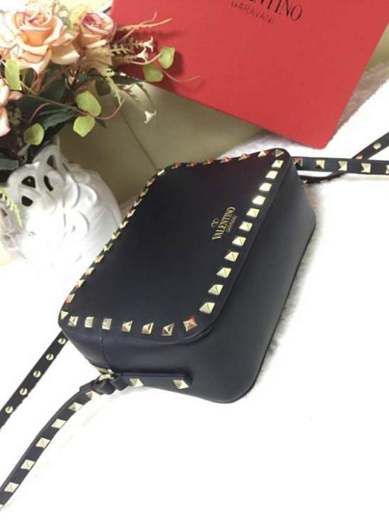Picture of Valentino Handbags _SKUfw180658566fw